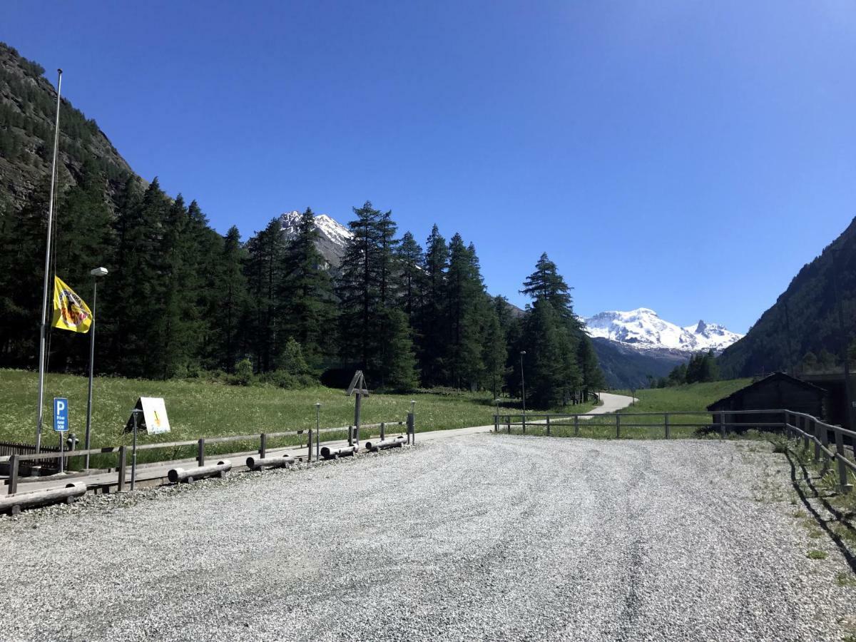 B&B Matterhorn Golf Randa Exteriör bild