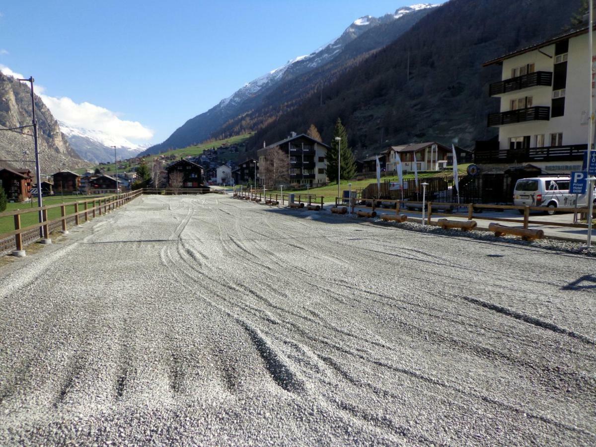 B&B Matterhorn Golf Randa Exteriör bild